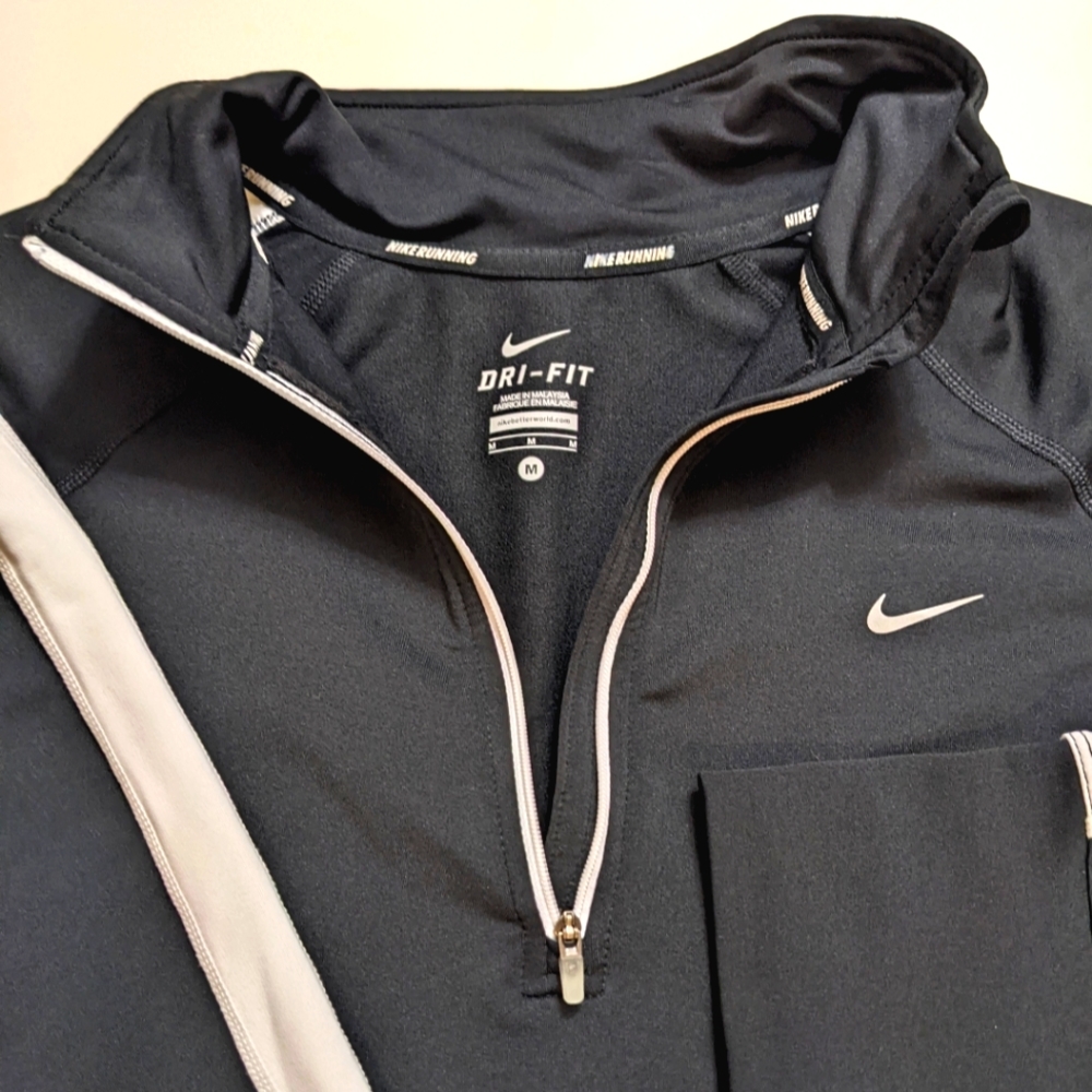 NIKE, Dri-Fit Women's Long Sleeve, Mock Neck, 1/4 Zip, Pullover, Size Medium.